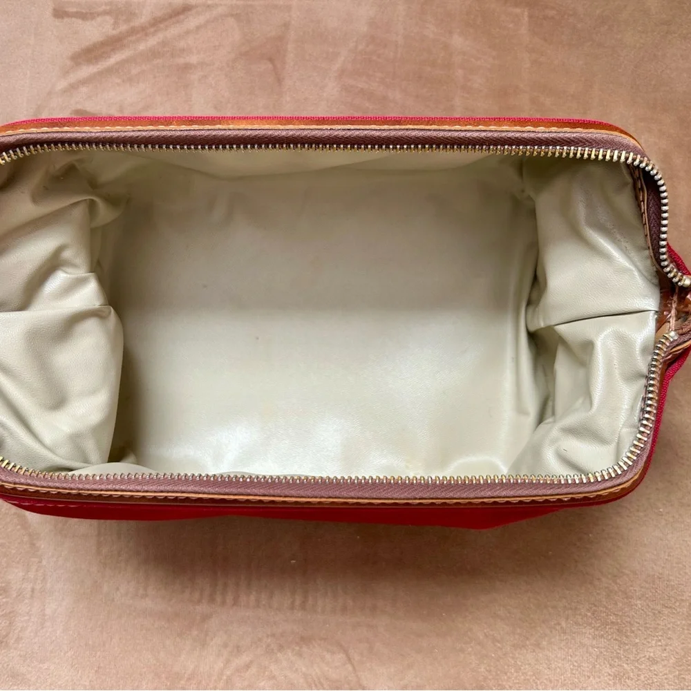 Vintage 1970s Lacoste Red and Tan Toiletry Bag - Picture 4 of 6